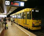 Foto: Essener M8C mit Klapptrittstufen auf der Linie 107 in Gelsenkirchen Hbf